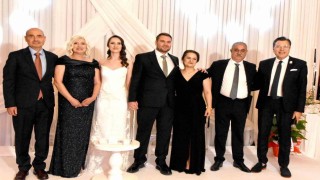 Özyapar ve Handır ailelerinin mutlu günü
