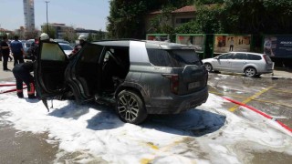 Park halindeki araç yangında kullanılmaz hale geldi