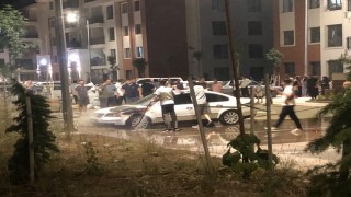 Park halindeki otomobil alev aldı