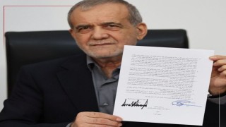 Pezeşkiyanın ABD ile varılan mutabakat zaptını imzaladığı anların fotoğrafı paylaşıldı