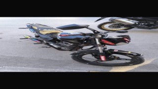 Plakasız motosikletle yola çıkan ehliyetsiz sürücüye 105 bin lira ceza