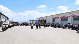 Pursaklar Belediye Başkanı Çetin, belediye personeliyle bayramlaştı