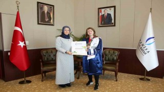 Rektör Kibar Dünya Şampiyonu Büberi makamında ağırladı