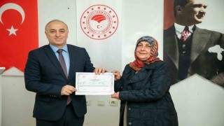Safran yetiştiriciliği eğitimi alan üreticilere sertifika töreni düzenlendi