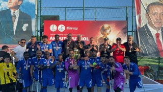 Şahinbey Amputeden tarihi başarı: 3 kupa birden
