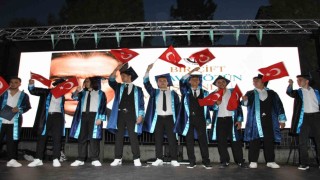 Salihli Anadolu Lisesinde mezuniyet coşkusu