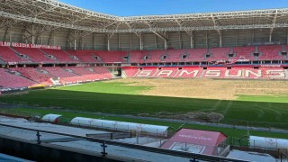 Samsunsporun stadının zeminine ısıtma ve soğutma tesisatı döşeniyor