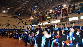 Sarıkamış Spor Bilimleri Fakültesinde mezuniyet coşkusu