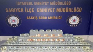 Sarıyerde bir AVMde 1 milyon TLlik sahte dolar bozdurmaya çalışan şahıs yakalandı