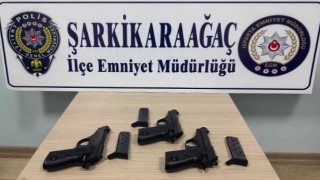 Şarkikaraağaçta ruhsatsız silah operasyonu: 2 şüpheli hakkında işlem başlatıldı