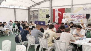Satranç tutkunlarının büyük mücadelesi nefesleri kesti