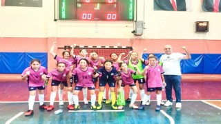 Şehit Rıfat Tunçbilek Ortaokulundan futsalda önemli dereceler