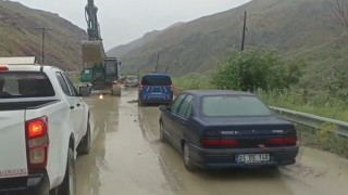 Selin kapattığı Erzincan-Kemah yolu yeniden ulaşıma açıldı