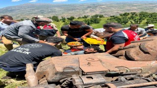 Siirtte traktörün altında kalan sürücü ağır yaralandı