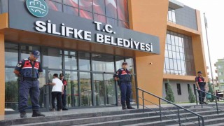 Silifke Belediyesine yolsuzluk operasyonu: Başkan Mustafa Turgut dahil 18 kişi gözaltında