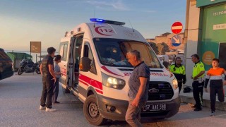 Sinopta kontrolden çıkan motosiklet devrildi: 1 yaralı