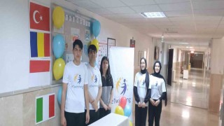 Sivas merkezli 6 ülkede 16 öğretmen iş birliğinde gençler dijital çağa hazırlanıyor