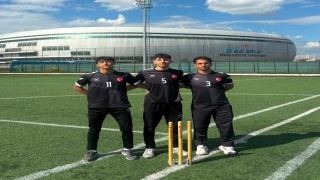 Sivaslı sporcular milli takım yolunda