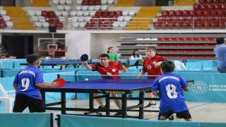 Sivasta masa tenisi rüzgarı