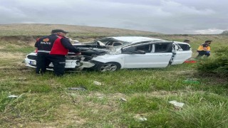 Sivasta takla atan otomobilde 5 kişi yaralandı