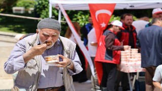 Sivasta vatandaşlara aşure dağıtıldı