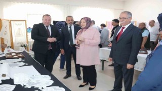 Şuhut Halk Eğitim Merkezinin yıl sonu sergisi büyük ilgi gördü