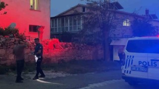 Tabancayla evine ateş açtı, kadın ve çocukları KADES çağrısı ile polis kurtardı