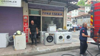 Tamircinin deposunda çıkan yangın korkuttu