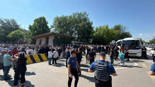 TBMM önünde Kılıçdaroğlu ve Özel destekçileri arasında gerginlik