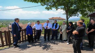 TBMM Yapay Zeka Araştırma Komisyonu Başkanı Dönmez ve Sarıeroğlu, Konuralp Antik Kentini gezdi