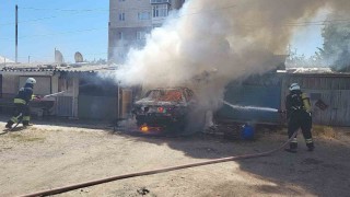 Tekirdağda otomobil ve garaj küle döndü