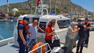 Tekne gezisinde rahatsızlanan vatandaşa tıbbi tahliye