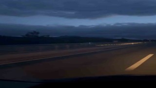 Ters yönde kilometrelerce ilerleyerek trafiği tehlikeye düşürdü