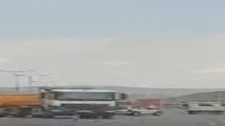 Tırdan tedirgin olan sürücü kontrolü kaybedip, şarampole yuvarlandı: 1 yaralı