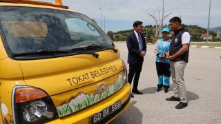 Tokat Belediyesinde çöp taksi direksiyonuna kadın eli değdi