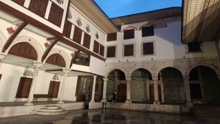 Topkapı Sarayı gece turlarıyla ziyaretçilerine kapılarını açtı