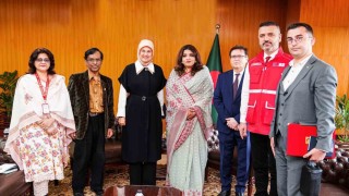 Türk Kızılay Genel Başkanı Yılmaz, Bangladeşte Arakanlı mültecilerin kamplarını ziyaret etti