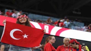 Türkiye - ABD maçını stadyumda 70 bin 492 taraftar takip etti
