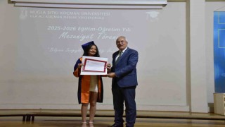 Ula Ali Koçman MYOda mezuniyet coşkusu