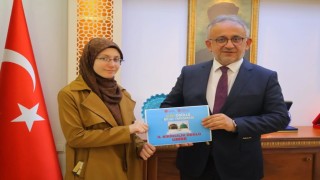 Umre Ödüllü Bilgi Yarışmasında dereceye giren öğrenciler ödüllendirildi