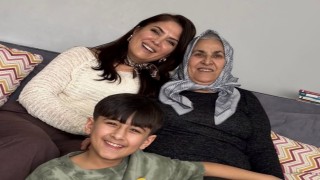 Ünlü yazar Dilek Cesurun annesi gözyaşları içinde toprağa verildi