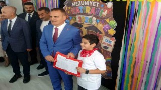 Vali Akbıyıktan yaz tatilinde kitap tavsiyesi