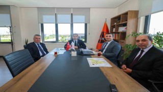 Vali Aktaş, karayolları yatırımlarıyla ilgili bilgilendirildi