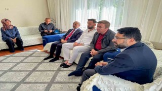 Vali Aydoğdu, babasını kaybeden öğrencinin ailesini ziyaret etti