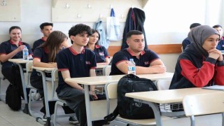 Vali Aydoğdu, Ulalar Anadolu Lisesinde öğrenci ve öğretmenlerle buluştu