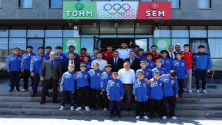 Vali Çiçekten Gençlik ve Spor İl Müdürlüğüne ziyaret