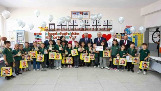 Vali Makas, İrfan Öztürk İlkokulunda karne sevincine ortak oldu