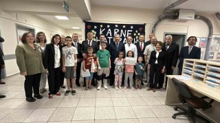Vali Yılmaz, hastanede tedavi gören öğrencilerin karne heyecanına ortak oldu