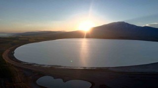 Van Gölü ile Arin Gölü arasında gün batımı güzelliği