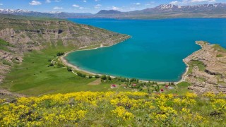 Van Gölünün kıyısındaki turizm cenneti: İncekaya köyü